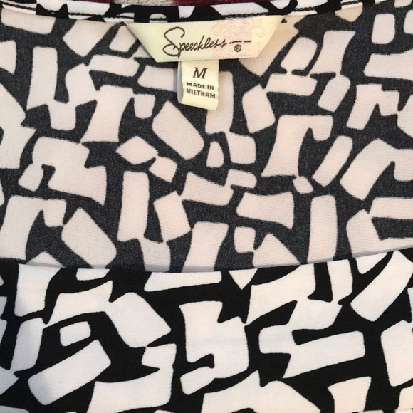 White and Black Patterned Short-sleeve Dress Shirt - Picture 5 of 6